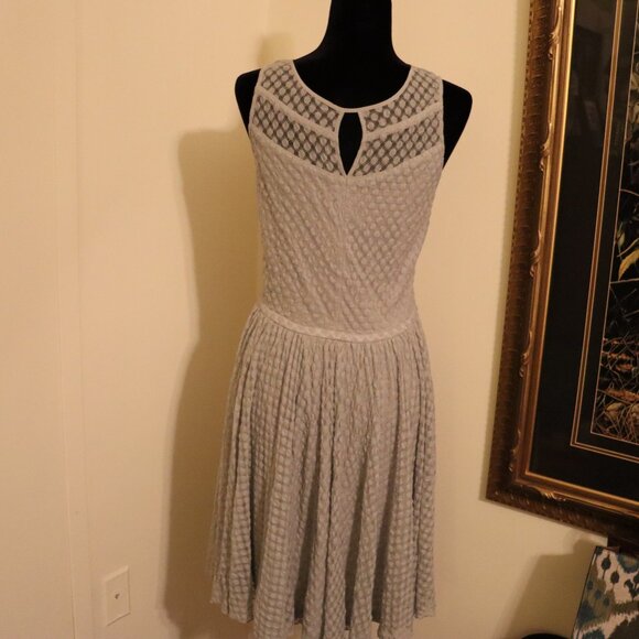 Tristan design , incredible dress , flow style and fit is over the top classic - Picture 9 of 9